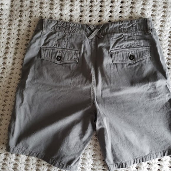 Eddie Bauer Women's shorts - Picture 3 of 3